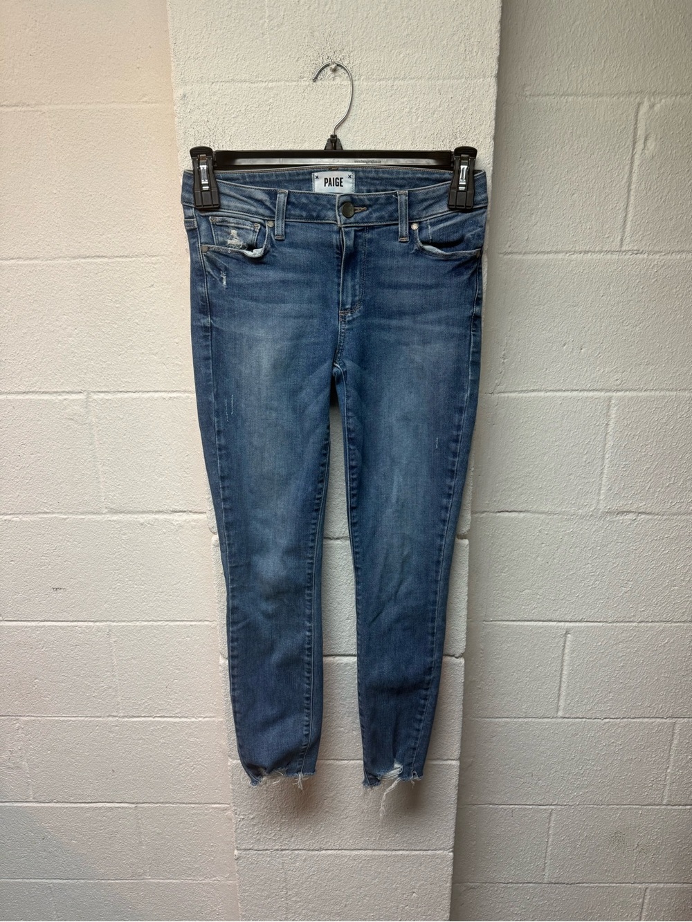 PAIGE Cropped Slim Ankle Jeans in Medium Blue Wash
